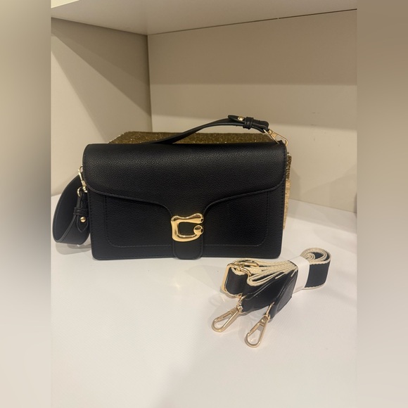 Handbags - Elegant Black Shoulder Bag